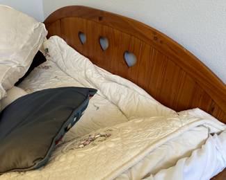 #34 - $200 - Pine trundle bed heart shape incl. mattresses 79x42x34