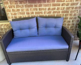 23 400.00 Patio set - perrinwickle blue cushions 4 pieces
