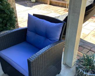 23 400.00 Patio set - perrinwickle blue cushions 4 pieces