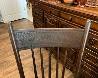 66 450.00 Antique tiger Oak desk with colums 42Wx20Dx30H with chair