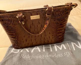 71 120.00 Brahim purse light brown with dust bag