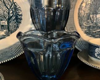 30 80.00 10 blue glasses & 4 ice cream