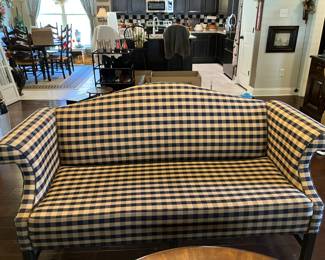 14 250.00 Town & Country Furnishing Checkers setee dark blue and tan 72Wx31Dx36H