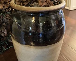 25 48.00 Crock with handle brown glazed top 10Dx17H