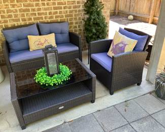 23 400.00 Patio set - perrinwickle blue cushions 4 pieces