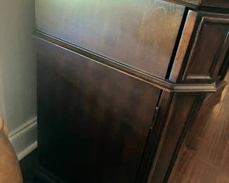 10 300.00 TV cabinet with built in fireplace 60Wx20Dx33H