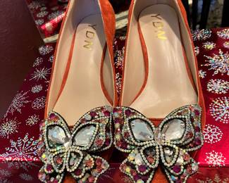 72 50.00 YDN rhinestone shoes burnt orange swede shoes sz 8
