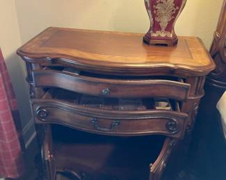 10 600.00 Set of 2 night chests 2 drawers & cabinet with 2 shelves 36Wx19Dx35H