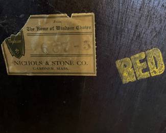 13 180.00 Round wood table with 4 drawers 40Dx22T