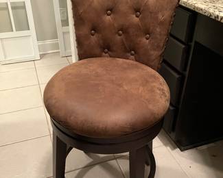 55 60.00 Barstool brown suede 20x19x40 - 24H to the seat