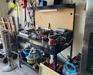 68 300.00 Steel work bench black 48Wx24Dx60H