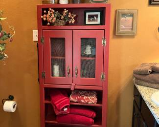 51 230.00 Imognene Nichols painted china cabinet painted red/cream 20x15x64