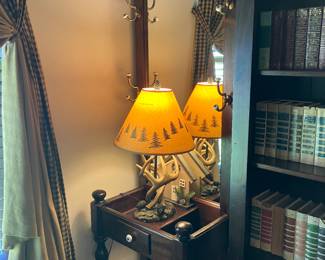 15 200.00 Ethan Allen "Old Tavern" hall tree one drawer 23Wx15D