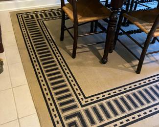 44 60.00 Rug black & beige 10'2"x7'9"