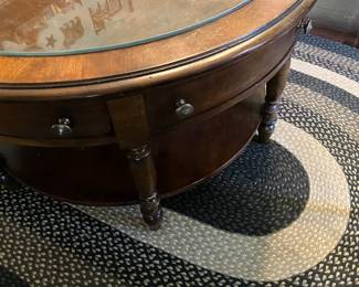 13 180.00 Round wood table with 4 drawers 40Dx22T