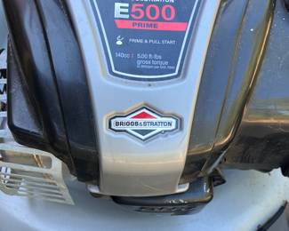 24 220.00 Lawn mower with cover Murray E-500 prime Briggs and Stratton hat features a "Prime N' Pull" easy start system