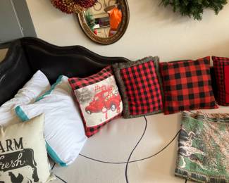 75 230.00 Twin bed with faux leatherette with mattress memory foam