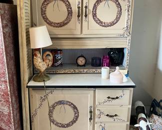 66 450.00 Imognene Nichols painted Hoosier cabinet handpainted 40x24x73