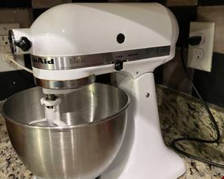 49 70.00 Kitchen Aid white & stainless mixer