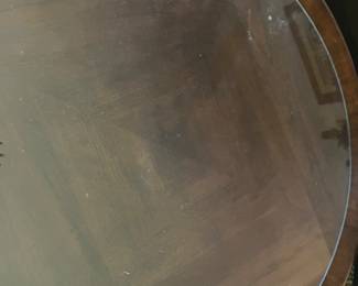 13 180.00 Round wood table with 4 drawers 40Dx22T