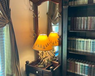 15 200.00 Ethan Allen "Old Tavern" hall tree one drawer 23Wx15D