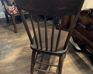 66 450.00 Antique tiger Oak desk with colums 42Wx20Dx30H with chair