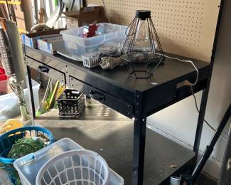 68 300.00 Steel work bench black 48Wx24Dx60H