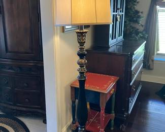 8 70.00 Black floor lamp wood 62H