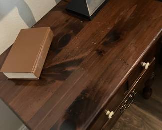 200.00 Set of Ethan Allen "Old Tavern" 23Wx17Dx28H night chest Two drawers