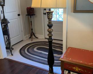 8 70.00 Black floor lamp wood 62H