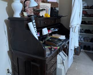 Roll top desk