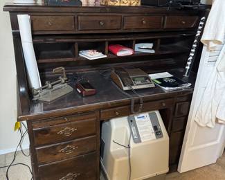 Roll top desk