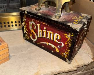 Shoe shine 