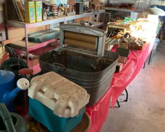 Galvanized Tub with Wringer