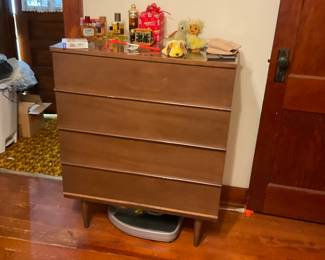 Dresser, Vintage Cologne
