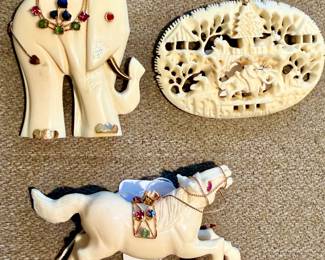 I V O R Y JEWELRY.  MUST HAVE TEXAS DRIVER'S LICENSE TO PURCHASE AND PROVIDE SIGNATURE WITH PHONE NUMBER.