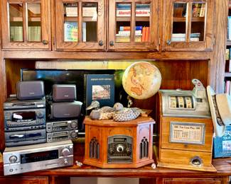 ANTIQUE SLOT MACHINE, RADIO TURNTABLE COMBO, ELECTRONICS, AND MORE.