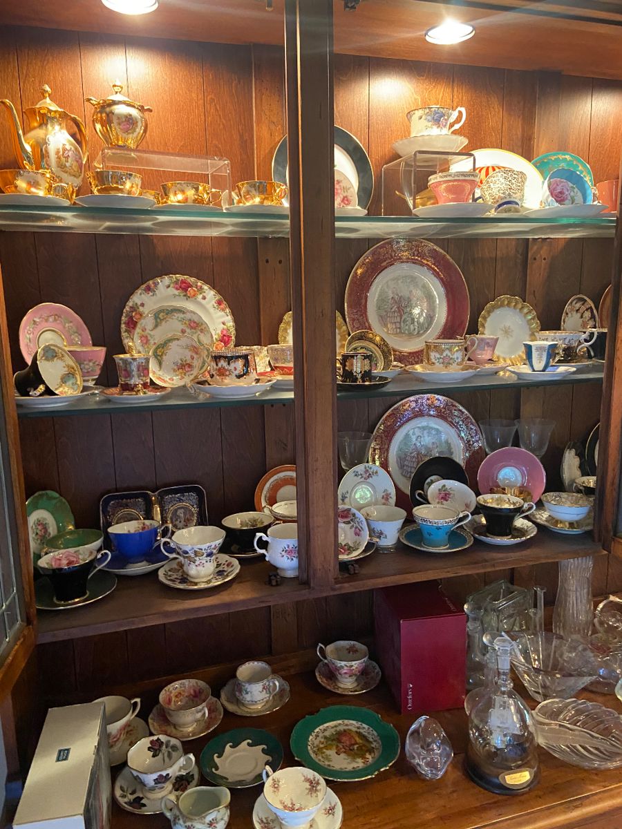Fine China, Royal Albert, collectibles