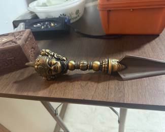 Large selection of knives