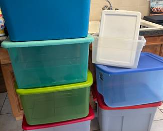 Tons of containers! All sizes! These are just a few!