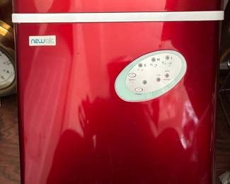 Newair Ice Maker Counter Top Machine Red