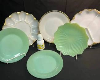 CT379VFire King Milk Glass And Avon Milk Glass