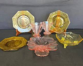 CT387Colorful Vintage Glassware