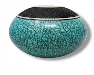 51 TurquoiseCrackleGlazePotteryVasewCarvedGeometricRim