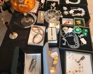 costume jewelry, Empoli glass jar