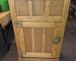 Reproduction Icebox