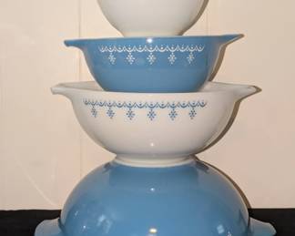 Pyrex Blue Garland Snowflakes mixing bowls