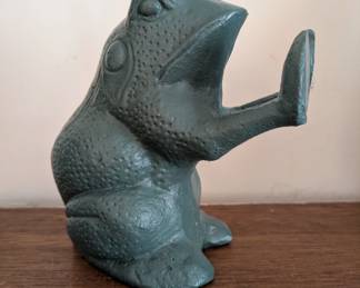 Sitting Frog cast iron book end / door stop