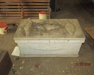 late 1800's/early 1900's carpenters tool chest