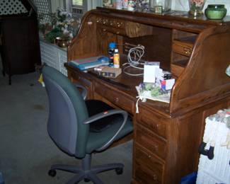 NEWER ROLL-TOP & CHAIR